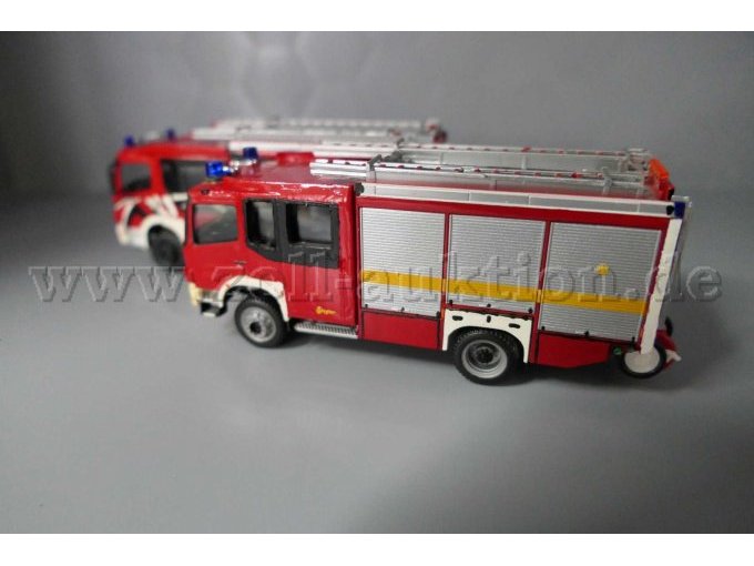 Modellfahrzeuge Mercedes Benz Feuerwehren Gesamtansicht von der Seite