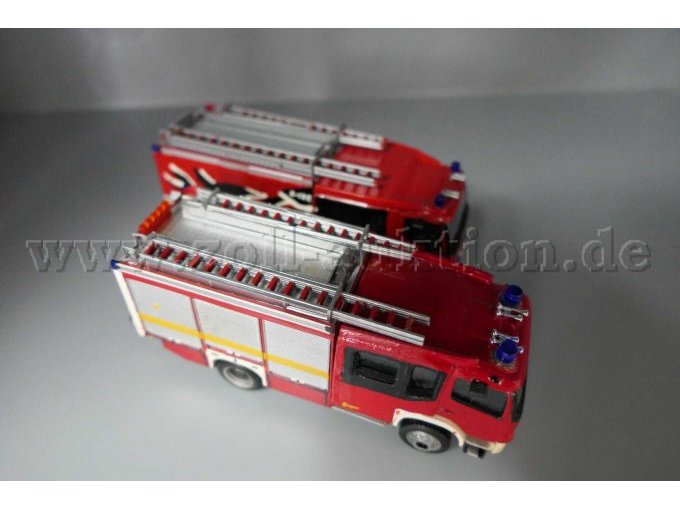 Modellfahrzeuge Mercedes Benz Feuerwehren Gesamtansicht von oben