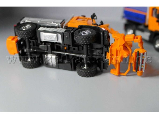 Unimog Straßenmeisterei Ansicht von unten