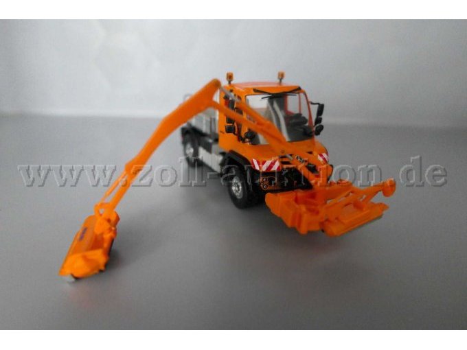 Unimog Straßenmeisterei Ansicht Kran ausgefahren