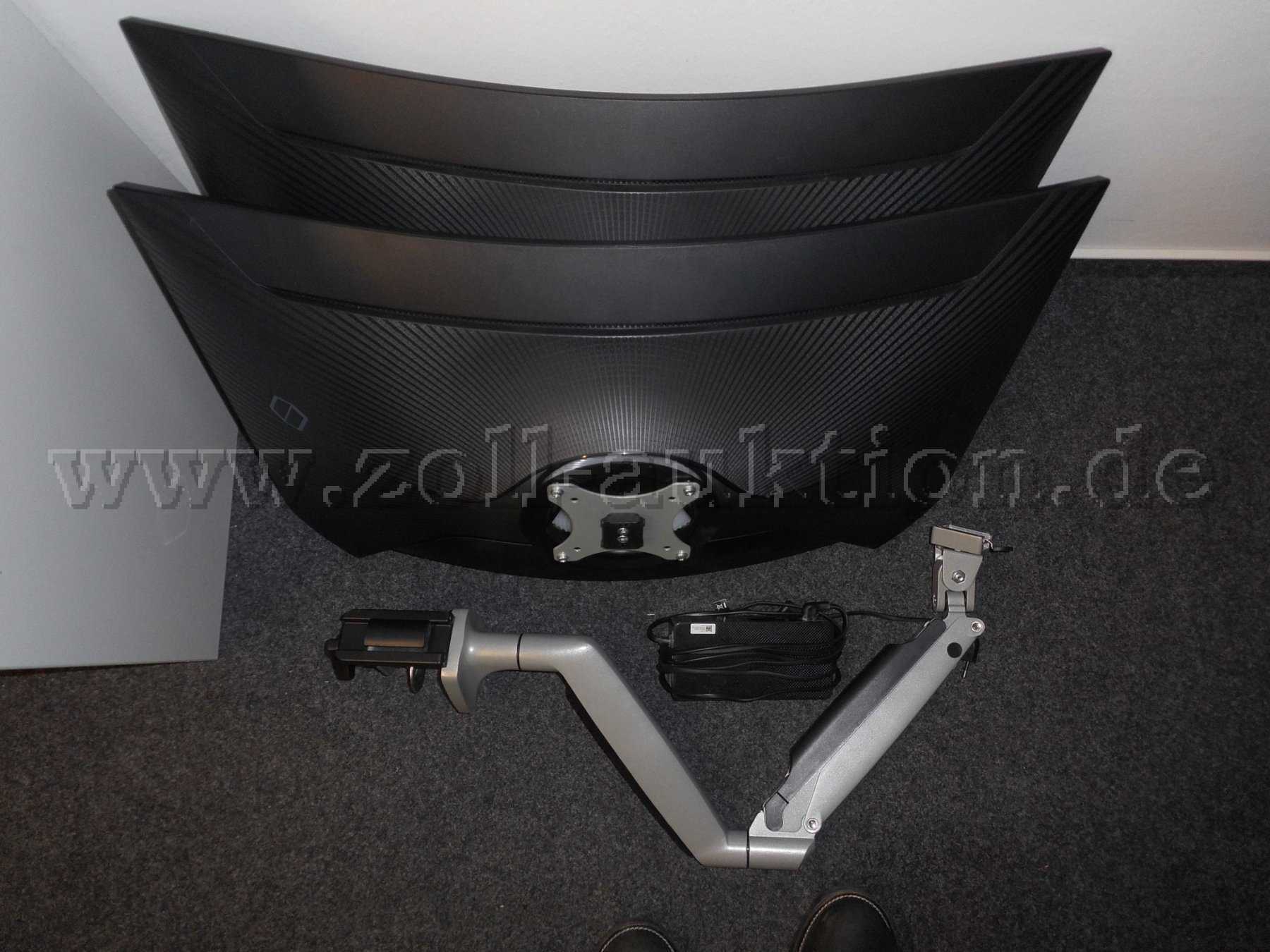 2 Monitore, 2 Bildschirmhalter, 1 Stromkabel