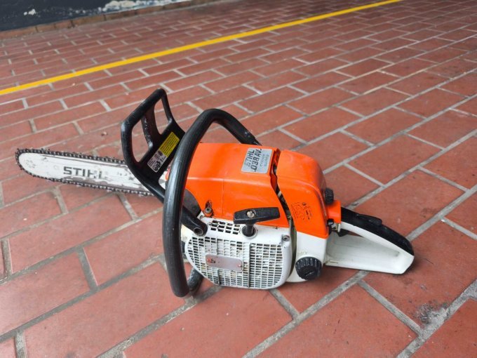 Säge 2 Seitenansicht links