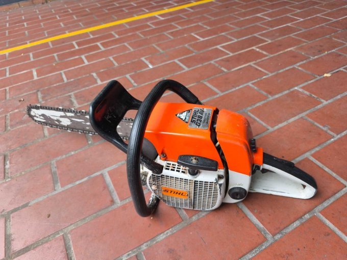 Säge 3
Seitenansicht