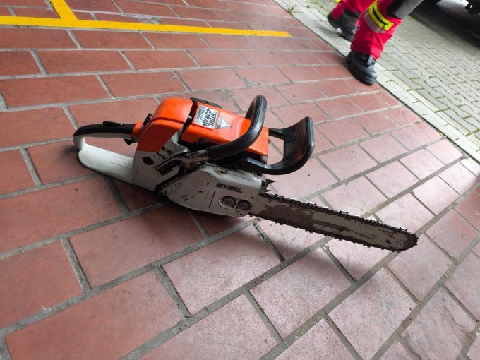 Säge 3
Seitenansicht