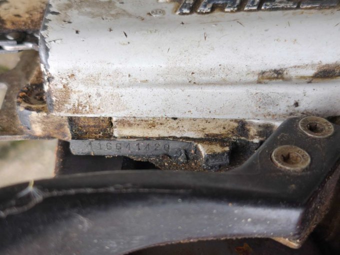 Säge 4
Seriennummer