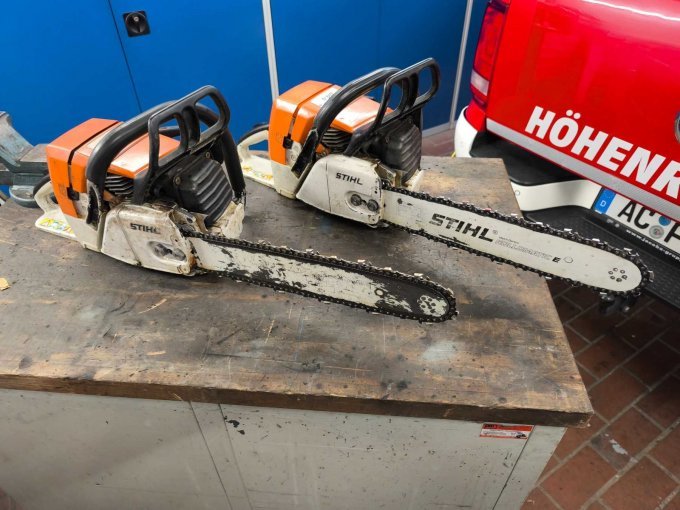 2 044 Stihl Sägen Seitenansicht