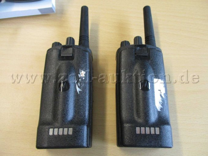 2 Motorola Funkgeräte XT460 + 2 Ohrhörer (unbekannter Hersteller) – foto 3 – kavel bij Zoll-Auktion, Oelde