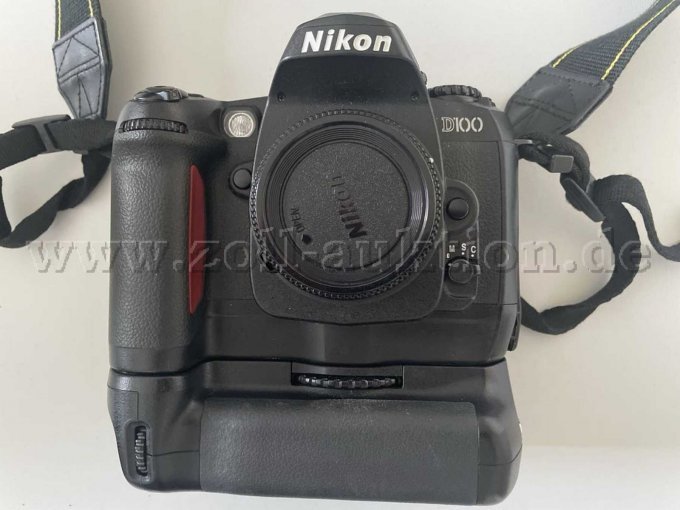 Nikon D100 - mit Batterie Pack