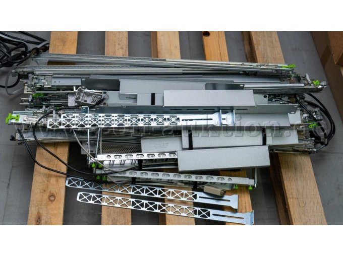 Montageschienen und Zubehör für Rack-Server