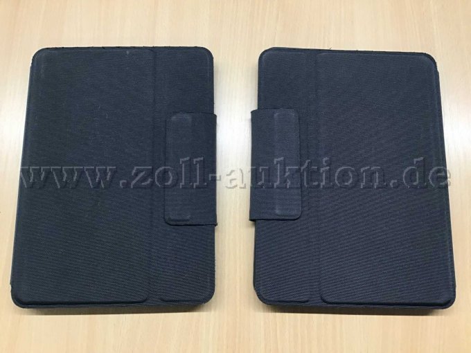 Vorderseite, zwei Logitech Tastaturhüllen