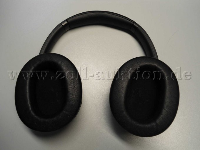 mit leichten Gebrauchsspuren