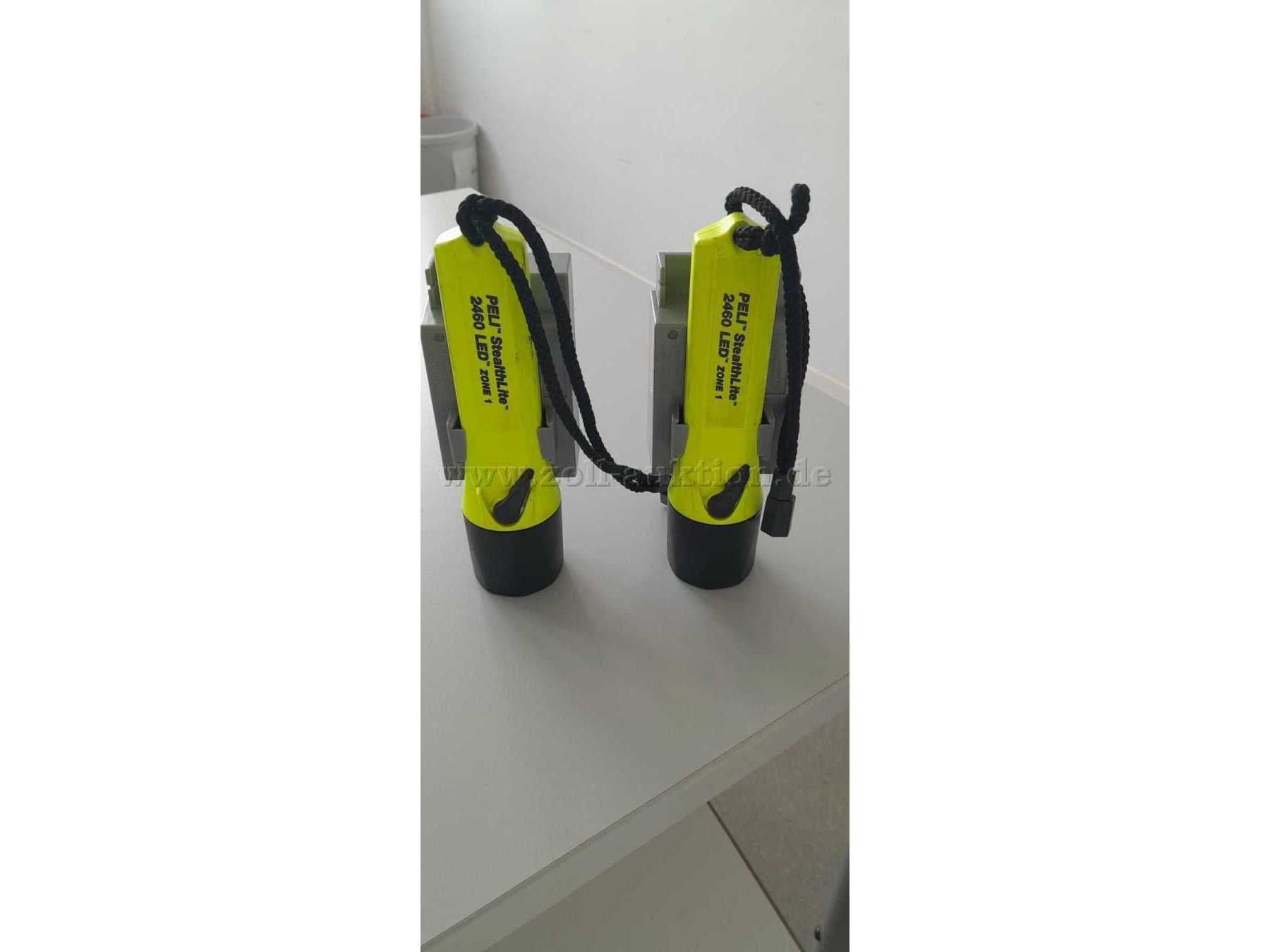 PELI Akkustableuchte StealthLite 2460 LED ZONE 1 f. 4AA Leucht-W. 150m L.17,8 cm