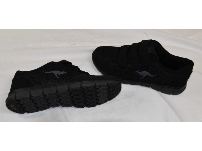 1 Paar schwarze Sportschuhe „KangaROOS“ ST.L Gr. 42