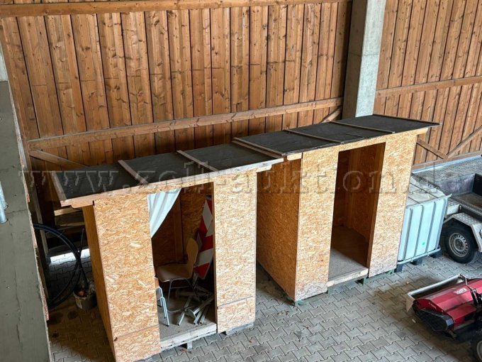 2 Pförtnerhäuschen aus OSB inkl. Transportpaletten- gebraucht – kavel bij Zoll-Auktion, Pfarrkirchen
