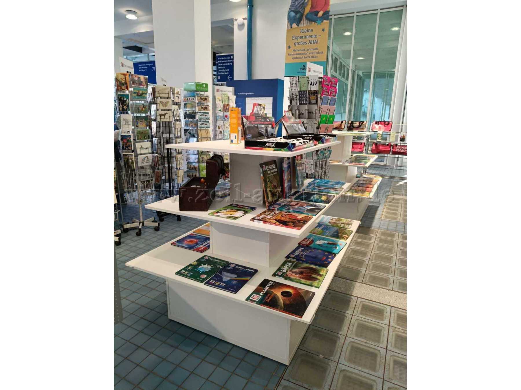 Präsentationstisch für Waren mit 3 Etagen, in Weiß, Gesamtansicht