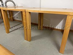 Seitliche Gesamtansicht 2 Tische