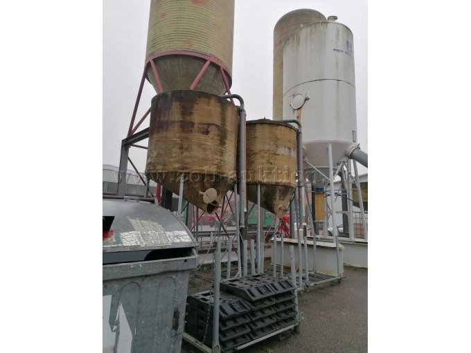 Ansicht beide Silos im Vordergrund