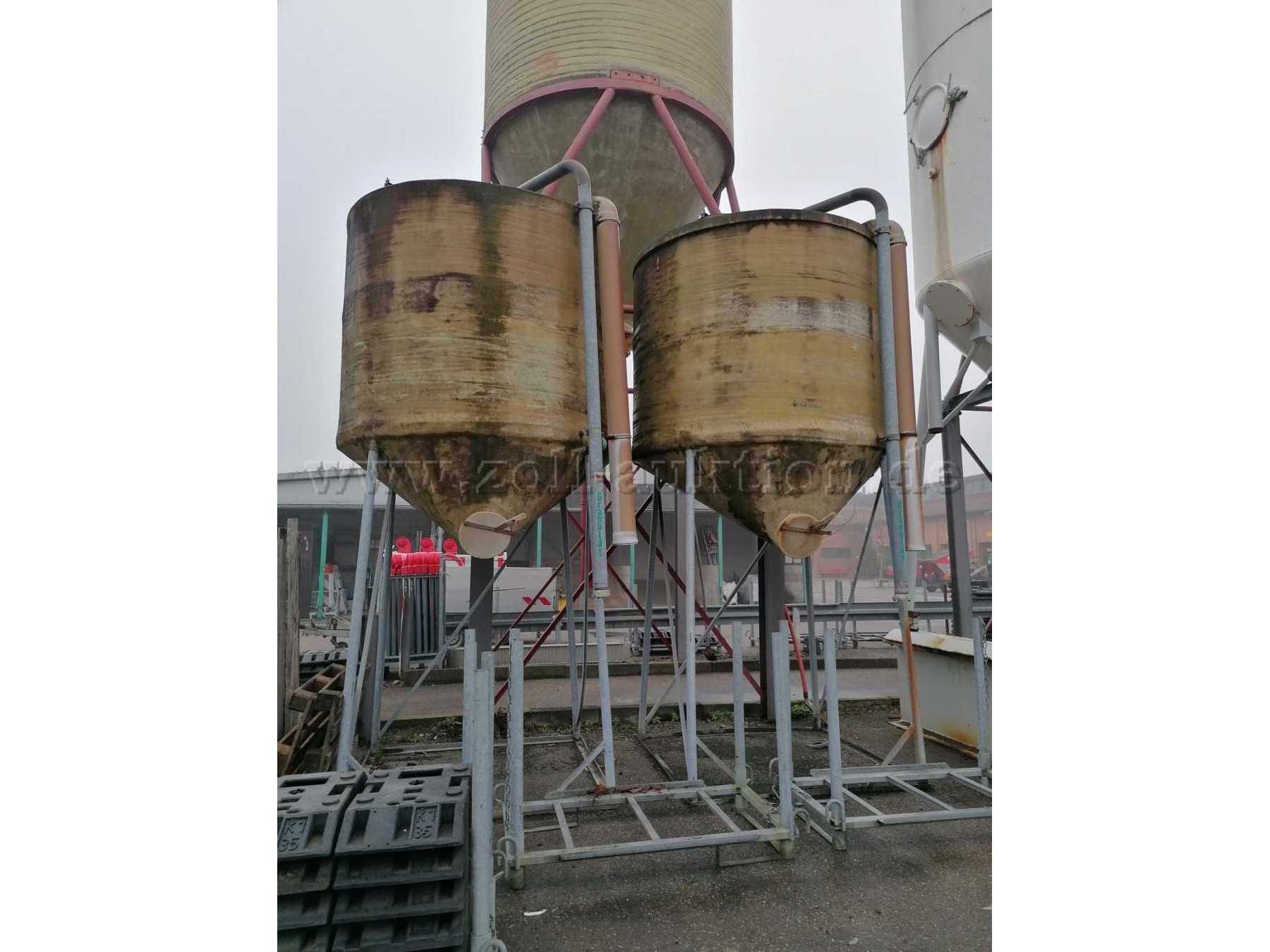 Vorderansicht beide Silos