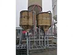 Vorderansicht beide Silos