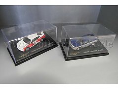 Dodge Charger Battalion Chief und Dodge Charger Police Gesamtansicht im Schaukasten