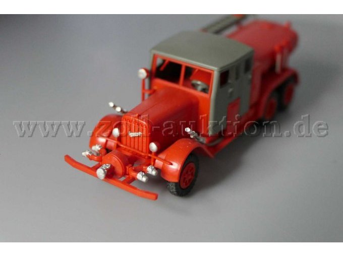 Henschel TLF Ansicht von vorne