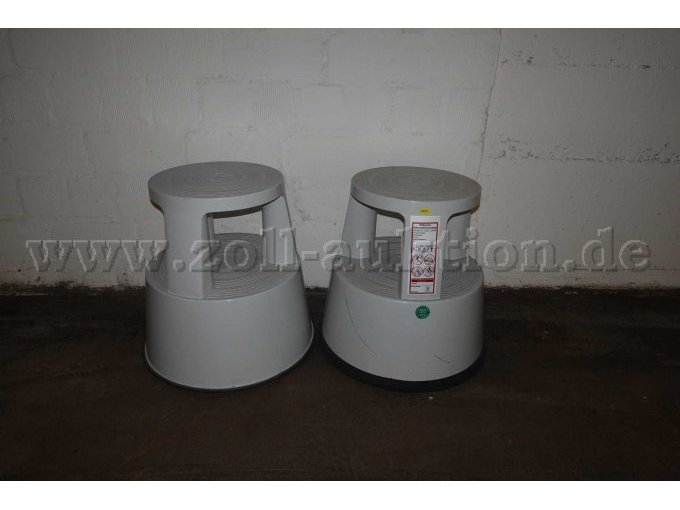 2 Rolltritte in weiß 2 Rolltritte in weiß