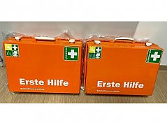 2 Erste Hilfe Koffer mit Wandhalterung