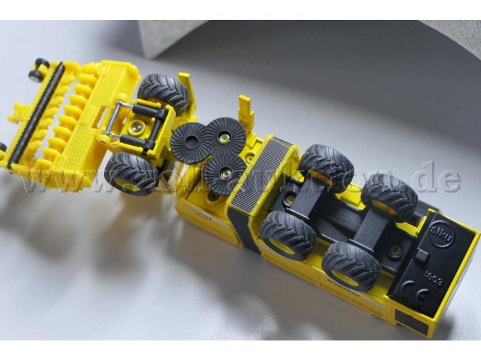 SIKU 1803 Rübenroder Ansicht von unten