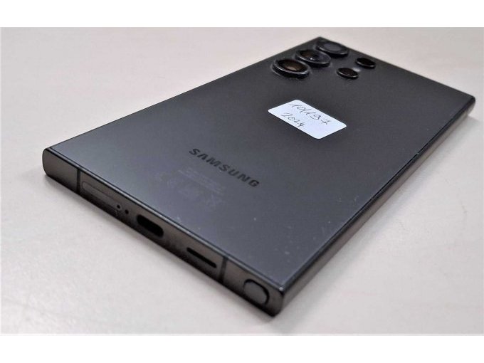 Samsung Galaxy S24 Ultra, Rückseite und Seitenansicht