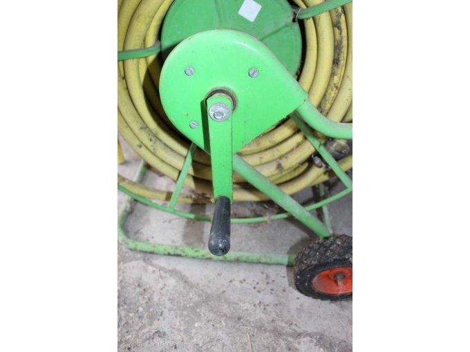 Schlauchwagen grün mit gelbem Schlauch