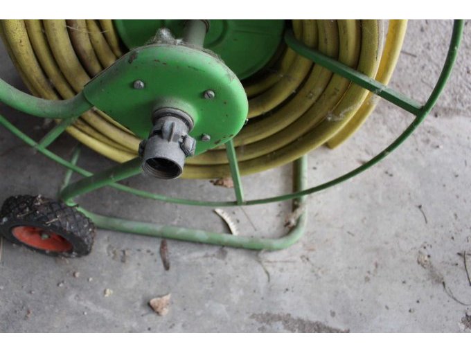 Schlauchwagen grün mit gelbem Schlauch