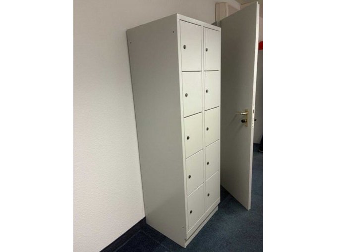 Schließfachschrank seitlich