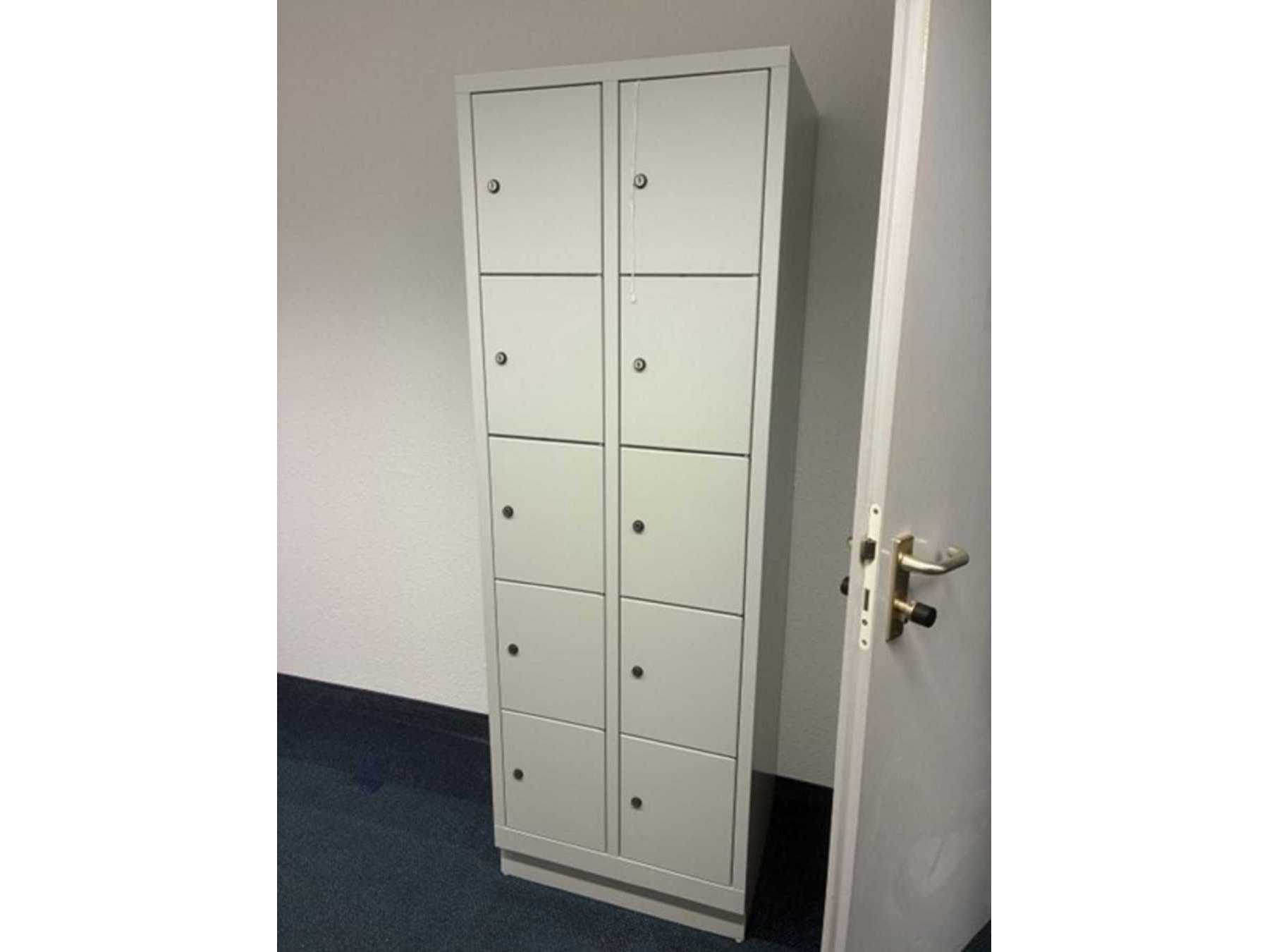 Schließfachschrank vorne