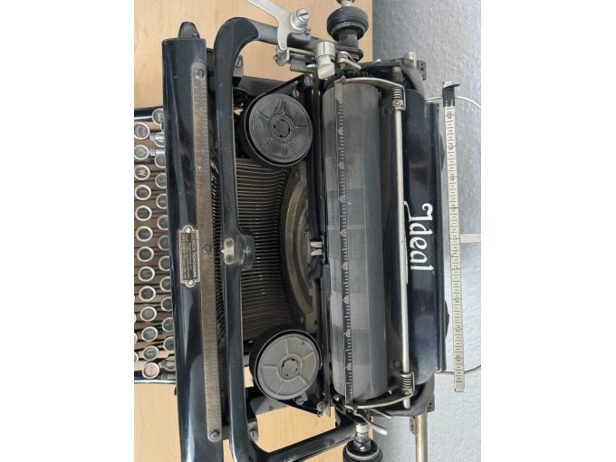 Schreibmaschine Ideal Ansicht