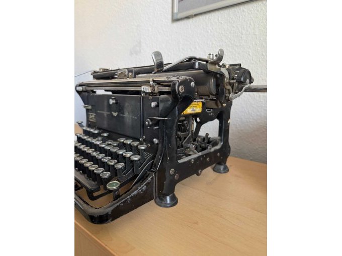 Schreibmaschine Continental Ansicht rechts