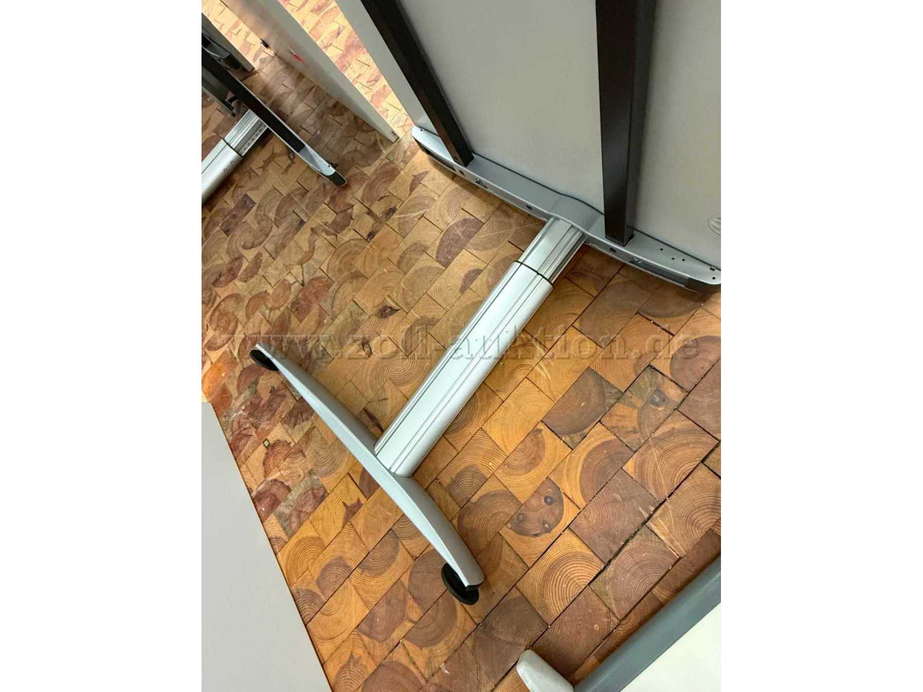 Schreibtisch - Fuß 1