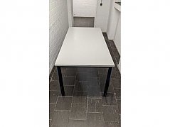 Schreibtisch