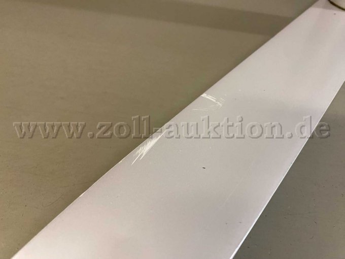 Kratzer sind an den Tischfüßen vorhanden.