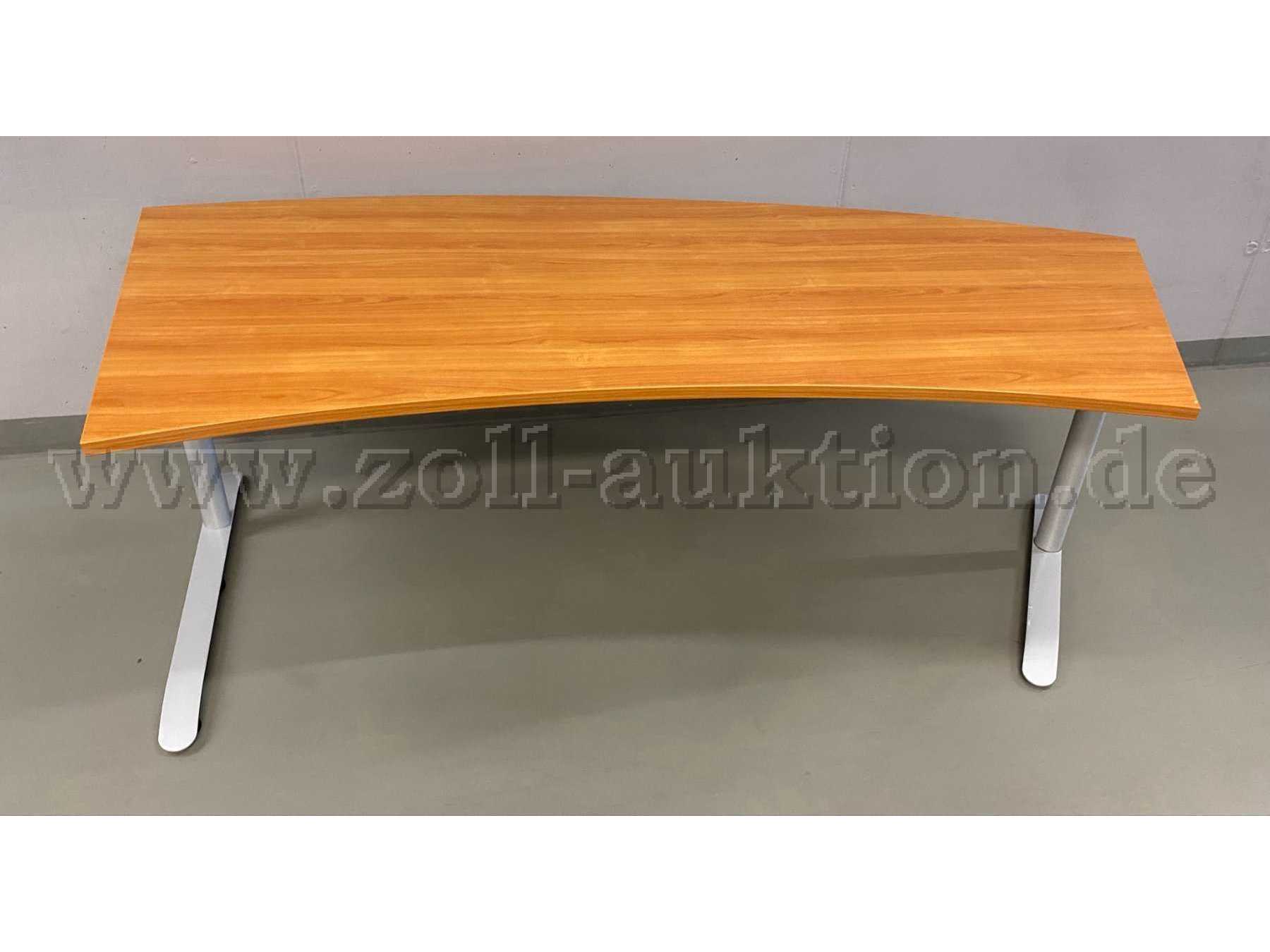 Der Systemtisch ist in einem gutem Zustand.