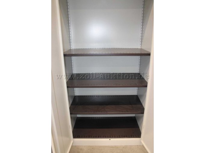 Schrank 2 geöffnet