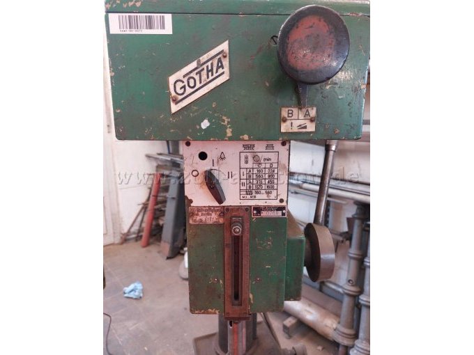 Bedienung der Bohrmaschine von Looß und Hempel