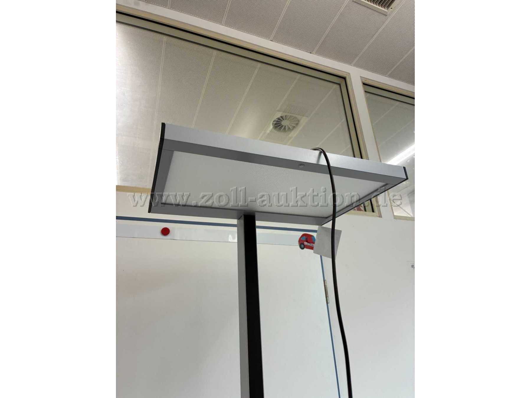Stehleuchte_Durable_Luctra