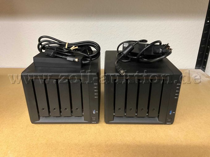 2x Synology DiskStation DS418 NAS - 4-Bay, Vorderseite 2x Synology DiskStation DS418 NAS - 4-Bay, Vorderseite
