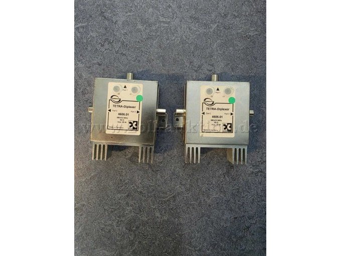 Gesamtansicht der 2 TETRA Diplexer