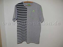 T-Shirt von vorn