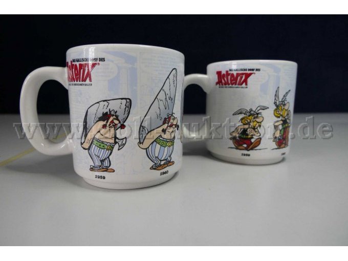 Tassen "Das gallische Dorf des Asterix", Gesamtansicht von der Seite