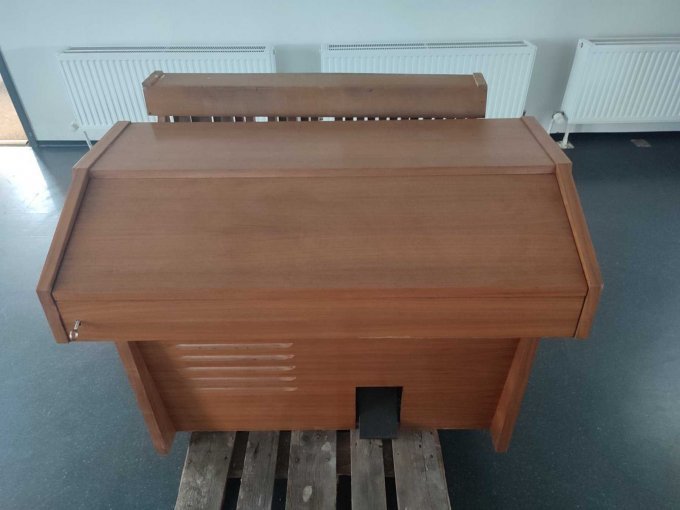 E-Orgel verschlossen
