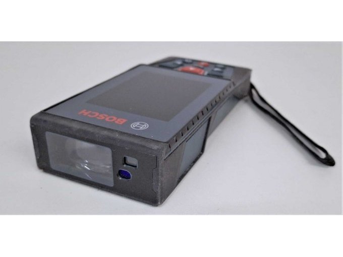 Laser-Entfernungsmesser, Vorderseite