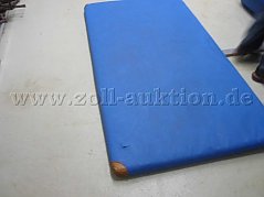 Turnmatte mit Riss im Bezug