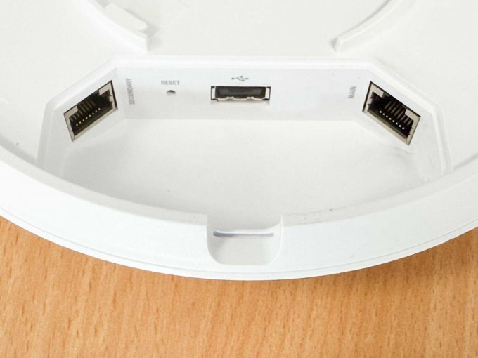 Ubiquiti UniFi AC PRO – WLAN Access Points
Ansicht der Anschlüsse hinten